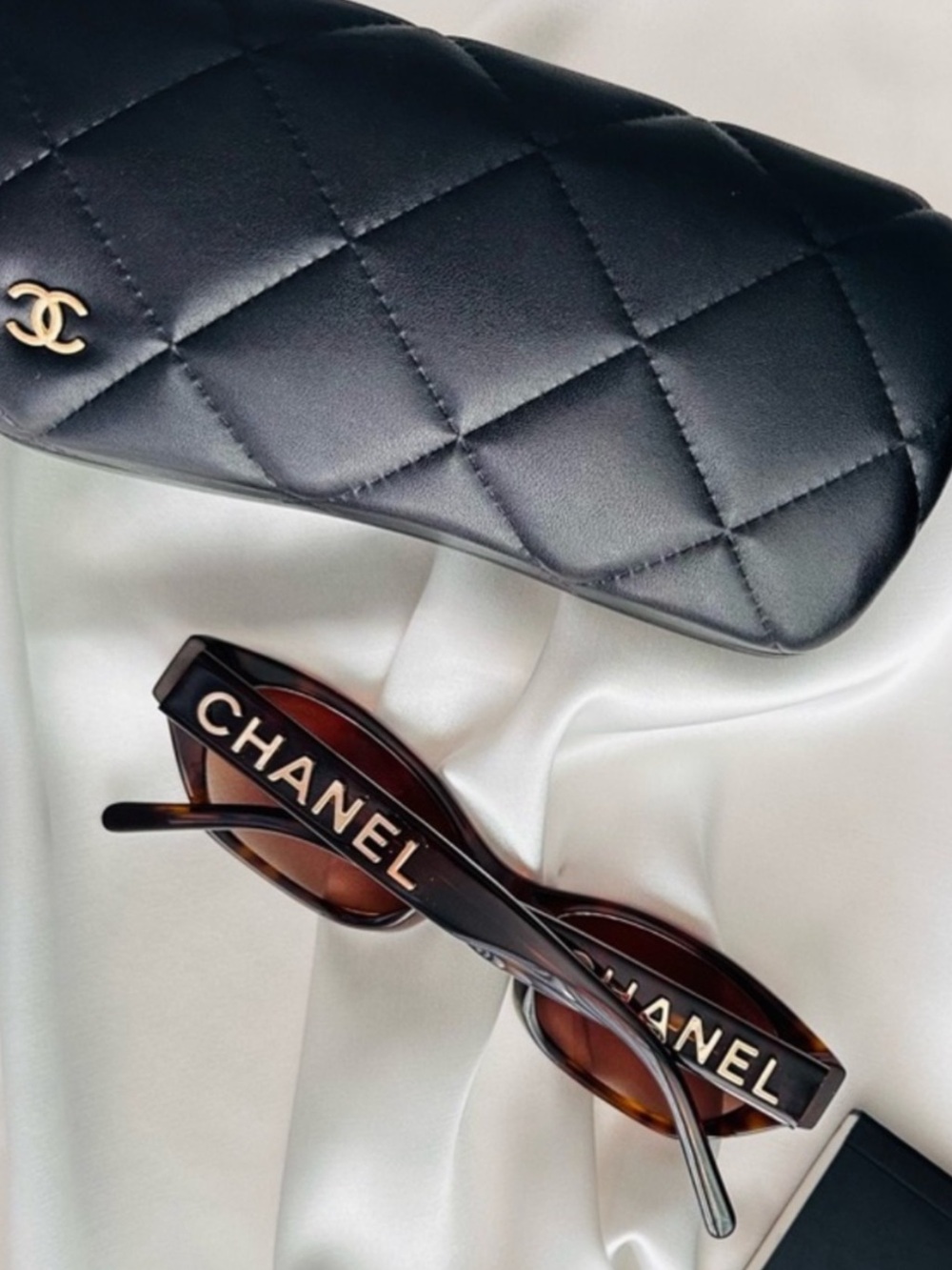 CHANEL LIMITED EDITION A71280 rectangle sunglasses